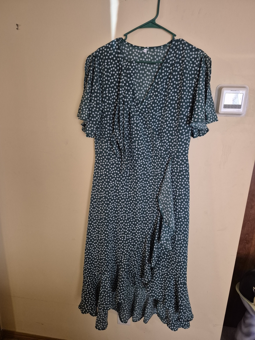 Zesica Polka Dot Wrap Maxi Dress in Green and White XL